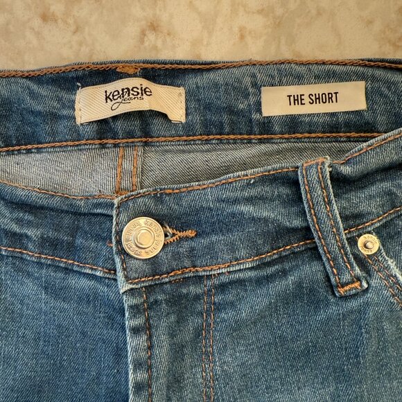 kensie Jean Shorts for Women 5-Inch Mid Rise Shorts with Cuff (Size: 8 | 29) - Picture 3 of 4